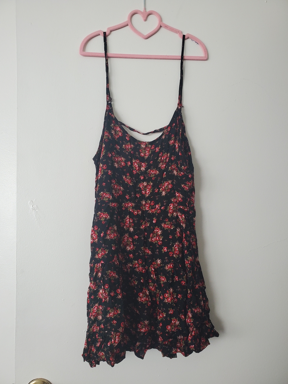 BE COOL Black Mini Dress with Red Floral Pattern